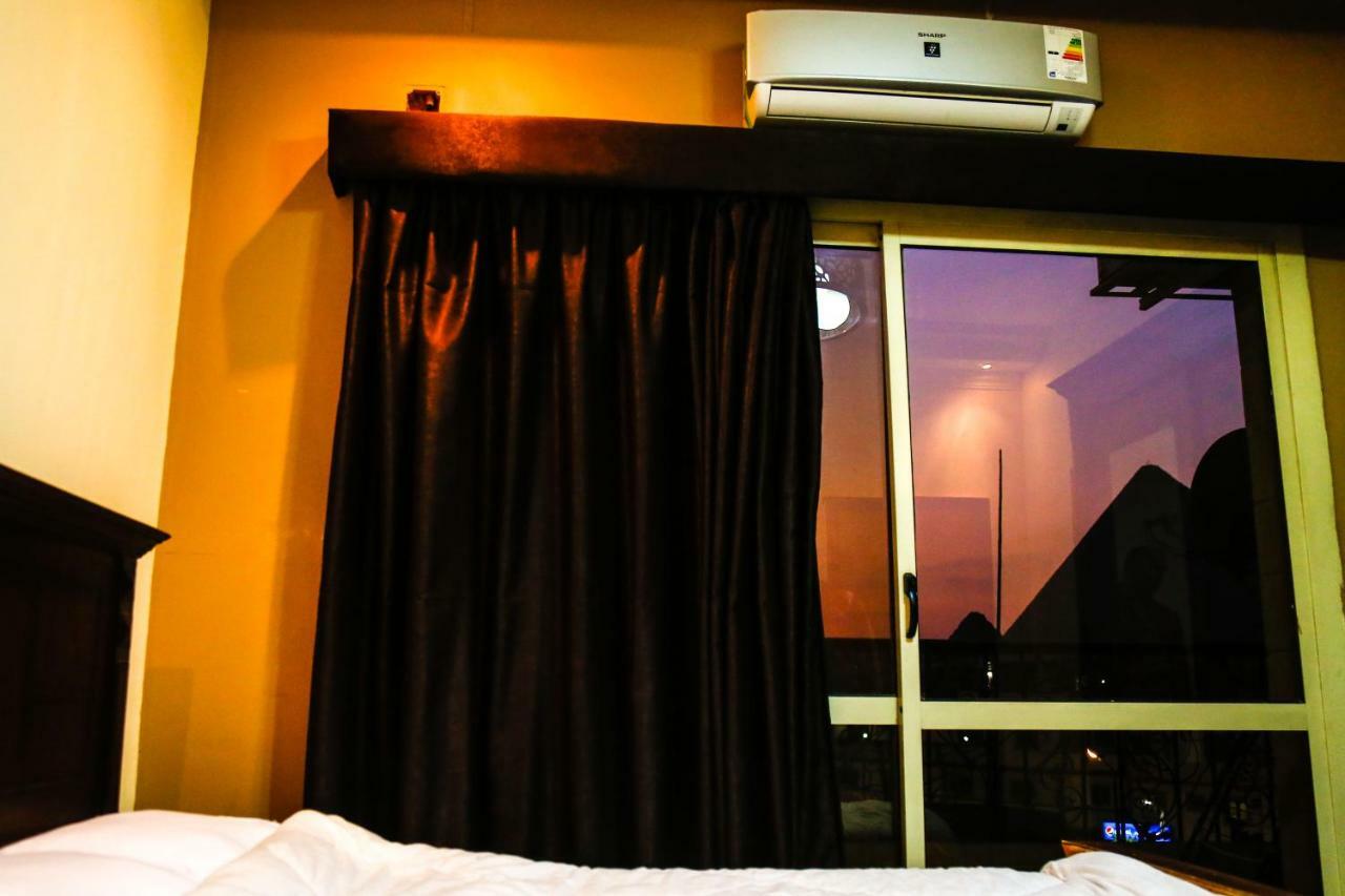 Happy Days Pyramids Inn Kafret el-Gabal Exterior foto